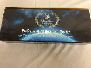 lot 85 image: Daveliou Professional Caligraphy Set - Blue