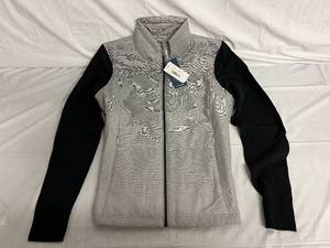 lot 139 image: Womens Cutter and Buck Grey and Black Sweater - M