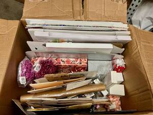 lot 1 image: Large Box of Gift Bags, Gift Boxes & Tissue Paper