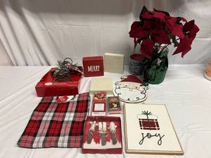 lot 13 image: Variety of Christmas Holiday Dcor