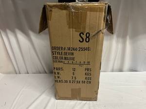 lot 21 image: 12 Pairs Lulu Devin Sandals-8 & 8.5