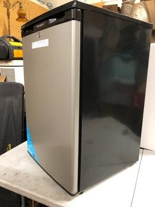 lot 96 image: Like-New FRIGIDAIRE 4.4 Cubic Foot Mini Fridge