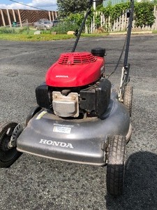 lot 89 image: Working HONDA Model hrs216pda Lawnmower