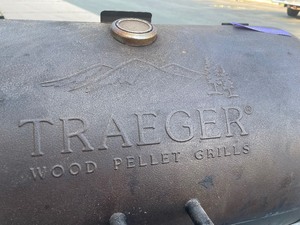 lot 101 image: Good Working TRAEGER Pellet Grill
