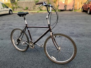 lot 104 image: KHS Town & Country Mens Bicycle
