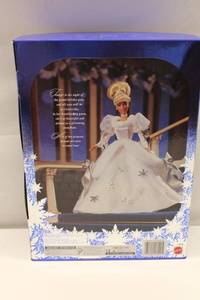 lot 54 image: Walt Disneys Holiday Princess Cinderella Special Edition Doll