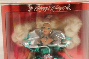 lot 113 image: 1995 Special Edition Happy Holidays Barbie - New in Box