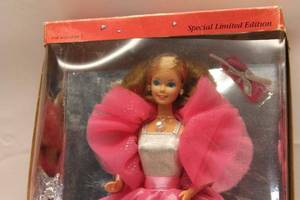 lot 119 image: 1985 Mattel Special LE 100th Anniversary Celebration Barbie