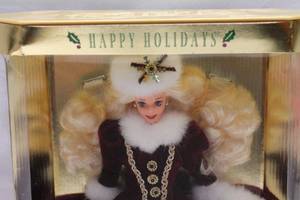 lot 128 image: Special Edition Happy Holidays Barbie Doll - 1995