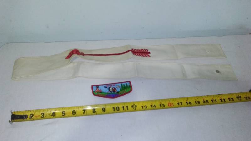 lot 52 image: Boy Scouts Order Of The Red Arrow And Northern Lights Council Patch.