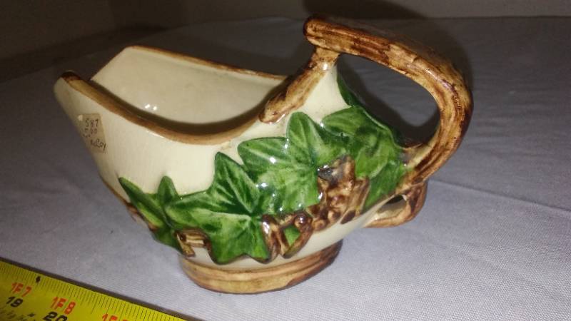 lot 49 image: Mc Coy Pottery.