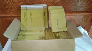 lot 99 image: Jiffy Padded Mailers.
