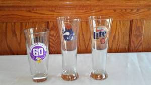 lot 112 image: Minnesota Viking NFL Miller Lite Beverage Glasses (3)