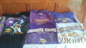 lot 115 image: Minnesota Vikings NFL T-Shirt Apparel.