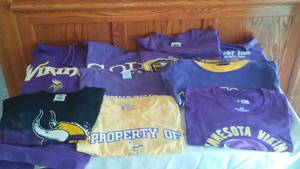 lot 116 image: Minnesota Vikings NFL T-Shirt Apparel.