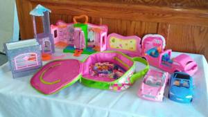 lot 143 image: Polly Pockets And Accessories.