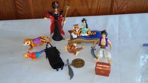 lot 151 image: 1992 Aladdin Plastic Figurines and More.
