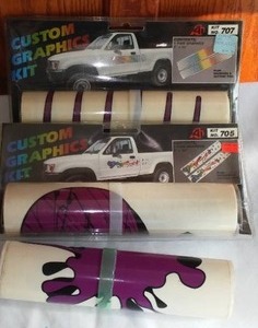 lot 156 image: Custom Graphics Kit (3).