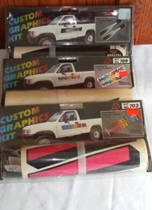 lot 158 image: Custom Graphics Kit (3).