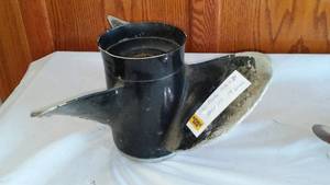 lot 186 image: Volvo Penta 14   X 23 19 Spline Boat Prop.