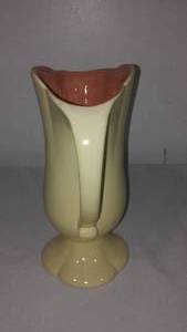 lot 273 image: Vintage Red Wing Art Pottery Vase Mid Century.