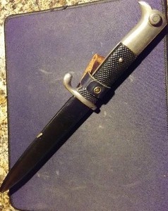 lot 264 image: WWI German Fighting Knife by WKC.