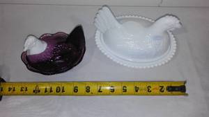 lot 271 image: Vintage Fenton and Indiana Nesting Hen Covered Candy Dishes