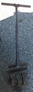 lot 295 image: Weighted metal floor Roller.