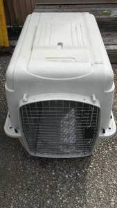 lot 302 image: Pet Mate Kennel, Pet Porter