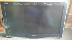 lot 284 image: Sharp TV LC-32D43U.