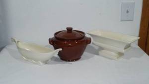 lot 320 image: Haeger and Pearson Pottery (3).