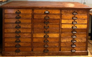lot 1 image: Vintage Antique TWIN CITY MISSION FURNITURE COMPANY 27 Drawer Oak Flat Filing Cabinet