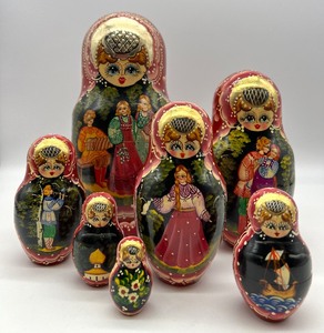 lot 21 image: Russian Matryoshka 7 Wooden Nesting Dolls 2001 Signed I.N.