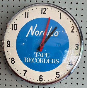 lot 26 image: Vintage SESSIONS - NORELCO Wall Clock