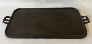 lot 138 image: Professionally Restored Cast Iron Griddle