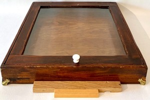 lot 88 image: Vintage Counter Table Top Jewelry or Small Item Wood Curio Display Case