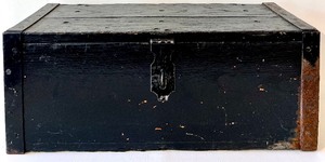 lot 99 image: Vintage Rustic Ammunition Trunk