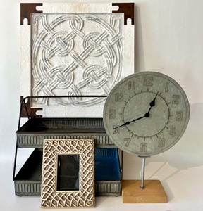 lot 113 image: Vintage Rustic Metal 2 Tier Storage Basket & Home Decor