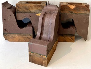 lot 115 image: Vintage Rustic CORBELS QTY 5