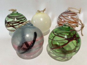 lot 337 image: Artisan Hand Blown Glass WITCHES BALLS  Ornaments - QTY 5
