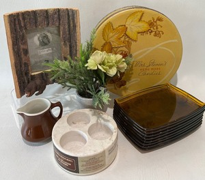 lot 383 image: Vintage Tin, Cabin Frame with Bear and More