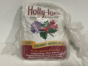 lot 52 image: Holly-Tone Evergreen and Azalea Food