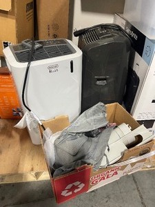 lot 32 image: 2 Portable Air Conditioners Used Store Returns
