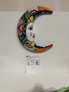 lot 33 image: Ceramic Wall Decor
