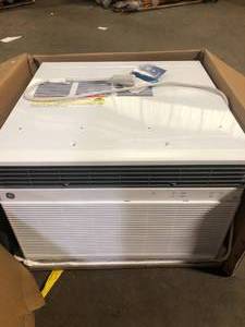 lot 4 image: GE 18,300 BTU 230208V Window Air Conditioner Cools 1000 Sq. Ft. with ENERGY STAR,Wi-Fi and Remote in White Customer Returns See Pictures