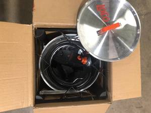 lot 28 image: LOCO 30 qt. Sure Spark Turkey Fryer Customer Returns See Pictures