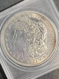 1921 US MORGAN SILVER DOLLAR AU IN CASE