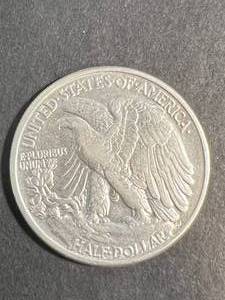 1942 US WALKING LIBERTY HALF DOLLAR