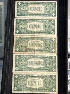 5 US BLUE SEAL $1 SILVER CERTIFICATES