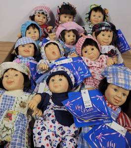 lot 17 image: LOT of Twelve My Pals Bean Bag Kids